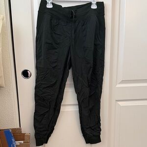 Lululemon Dance Studio Mid-Rise Jogger 7/8 Length 10 rainforest green